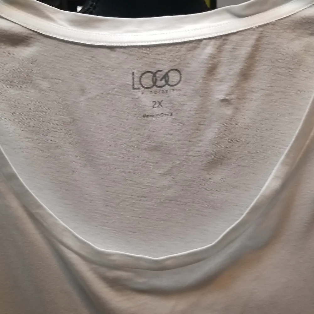 White comfortable top Sz ( 2X ) - Picture 3 of 5